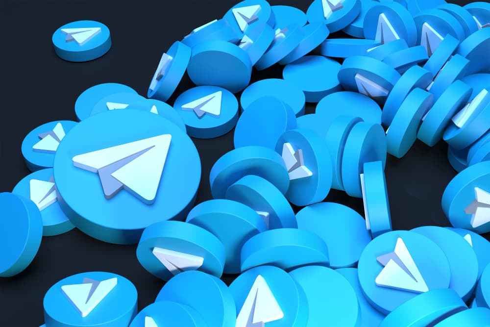 Публикация очередью в Telegram, VK, YouTube: один материал во все каналы